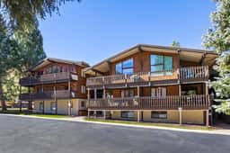 Vail Village Condo - Pet Friendly Walk to Ski Lift