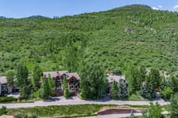 Luxury West Vail Duplex - Multi-Level Living Areas
