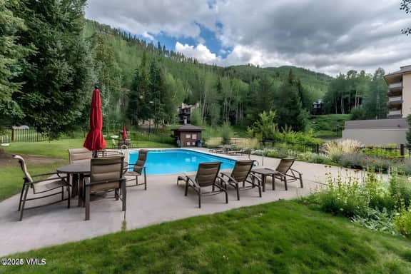 Fallridge Condo - Summer Pool & Close to Golf Club