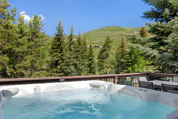 Large West Vail Home - Hot Tub & Ski Lockers