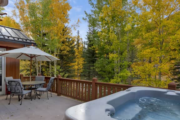 Spacious East Vail Home - Private Hot Tub Near Bus