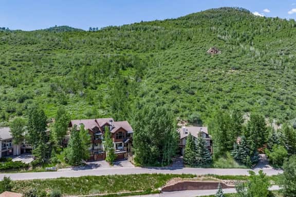 Luxury West Vail Duplex - Multi-Level Living Areas