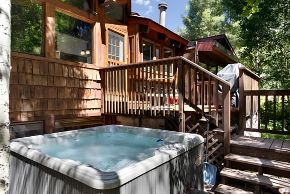 Classic East Vail Home - Private Hot Tub